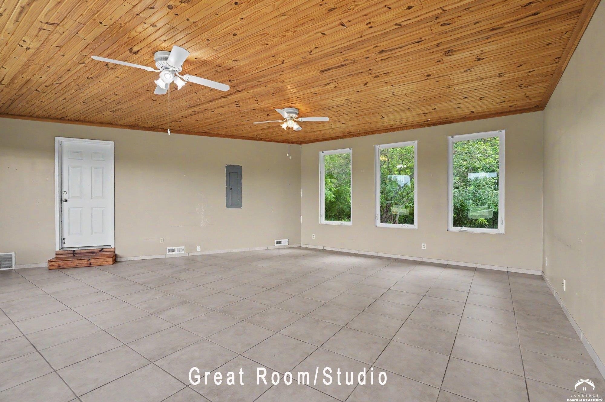 801 North 900 Road Lawrence, KS 66047 - Photo 23 of 61