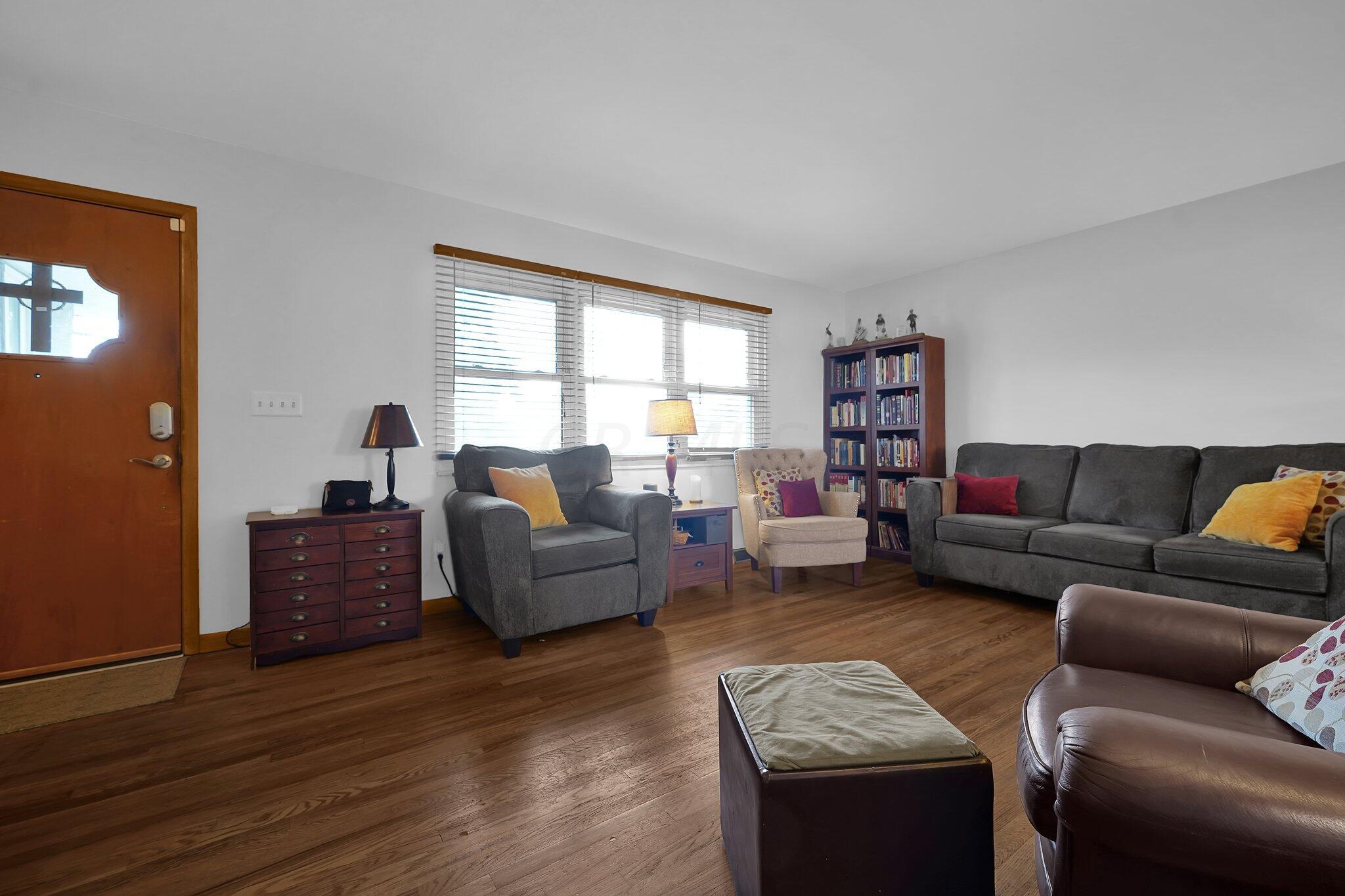 772 Ross Road Columbus, OH 43213 - Photo 6 of 25 6-web-or-mls-772-ross-rd