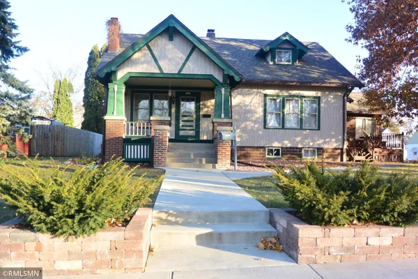 $289,500 | 1227 11th Street East, Glencoe, MN 55336