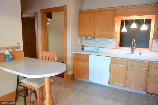 $299,500 | 1227 11th Street East, Glencoe, MN 55336