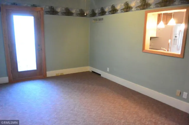 $299,500 | 1227 11th Street East, Glencoe, MN 55336