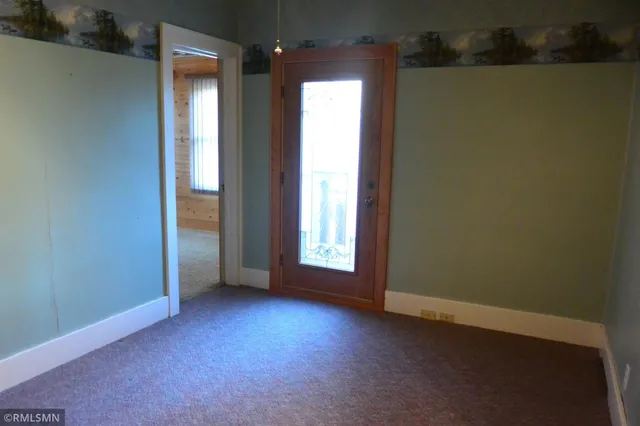 $299,500 | 1227 11th Street East, Glencoe, MN 55336