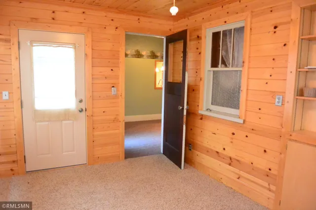 $299,500 | 1227 11th Street East, Glencoe, MN 55336