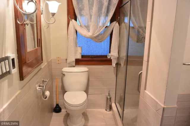 $299,500 | 1227 11th Street East, Glencoe, MN 55336