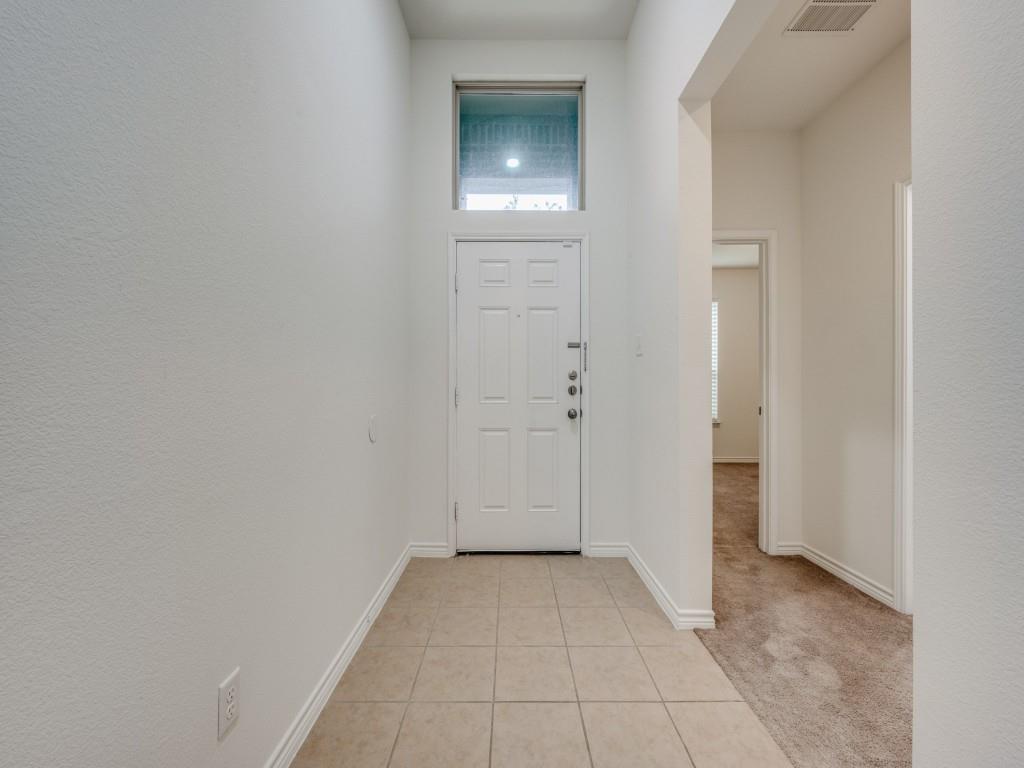 8737 Maple Ridge Trail Fort Worth, TX 76244 - Photo 4 of 25 Gallery Image 4