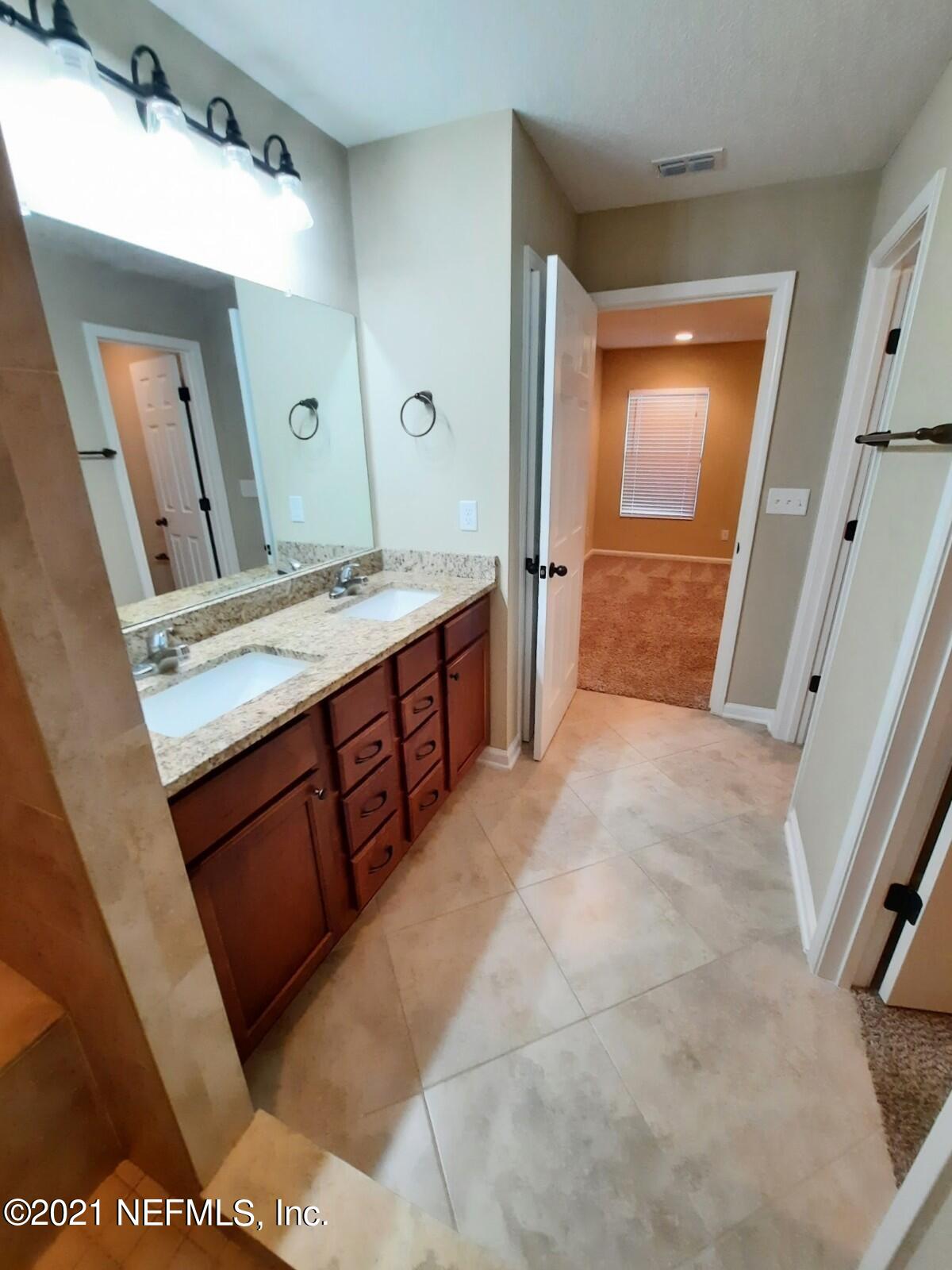 5112 Damascus Road North Jacksonville, FL 32207 - Photo 41 of 67 5112 DAMASCUS SPACIOUS MAIN BATH