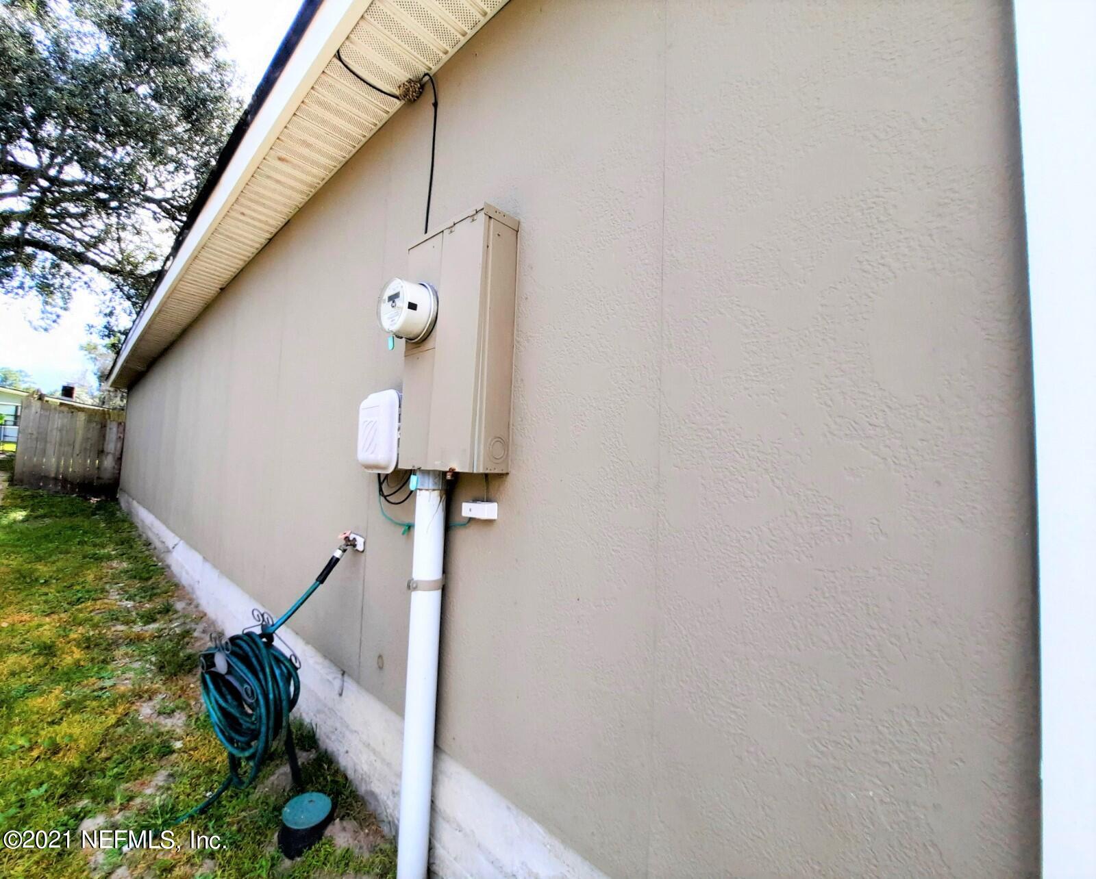 5112 Damascus Road North Jacksonville, FL 32207 - Photo 5 of 67 5112 DAMASCUS L SIDE