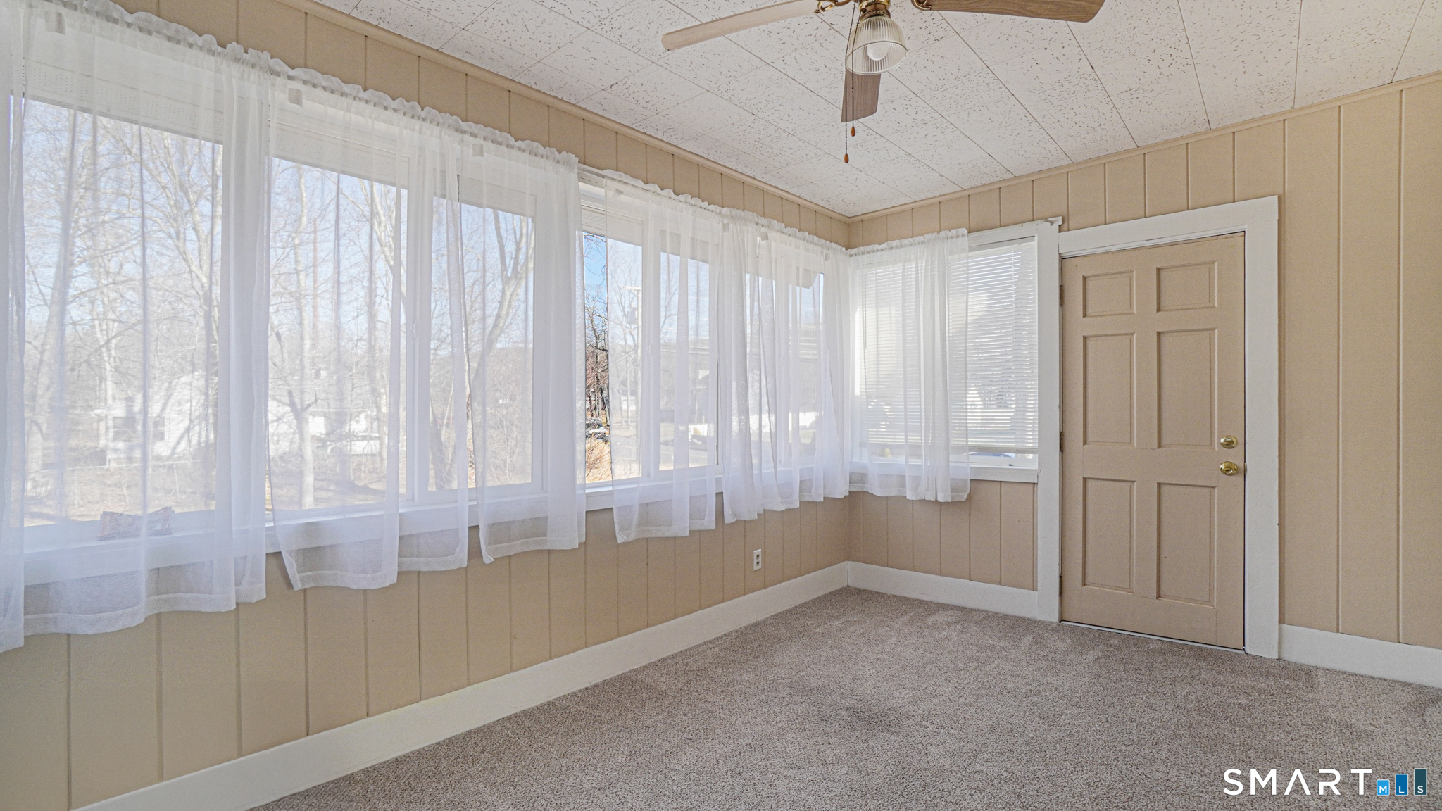 997 Meriden Avenue Southington, CT 06489 - Photo 15 of 24 a view of an empty room with a window