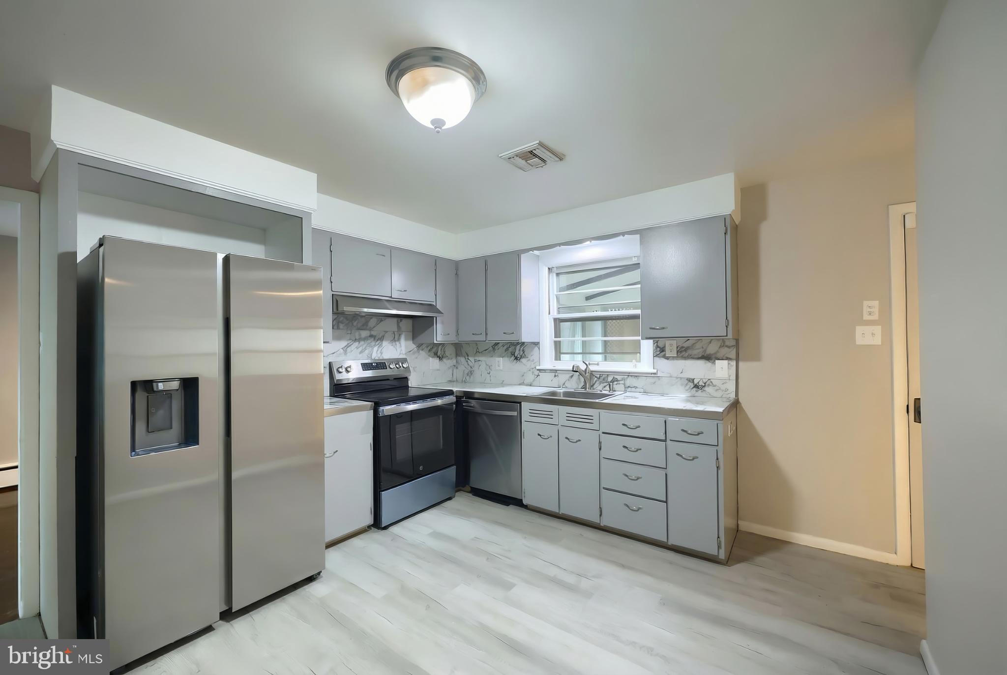 1615 Crestlyn Road York, PA 17403 - Photo 13 of 46 Modern kitchen with sleek finishes.