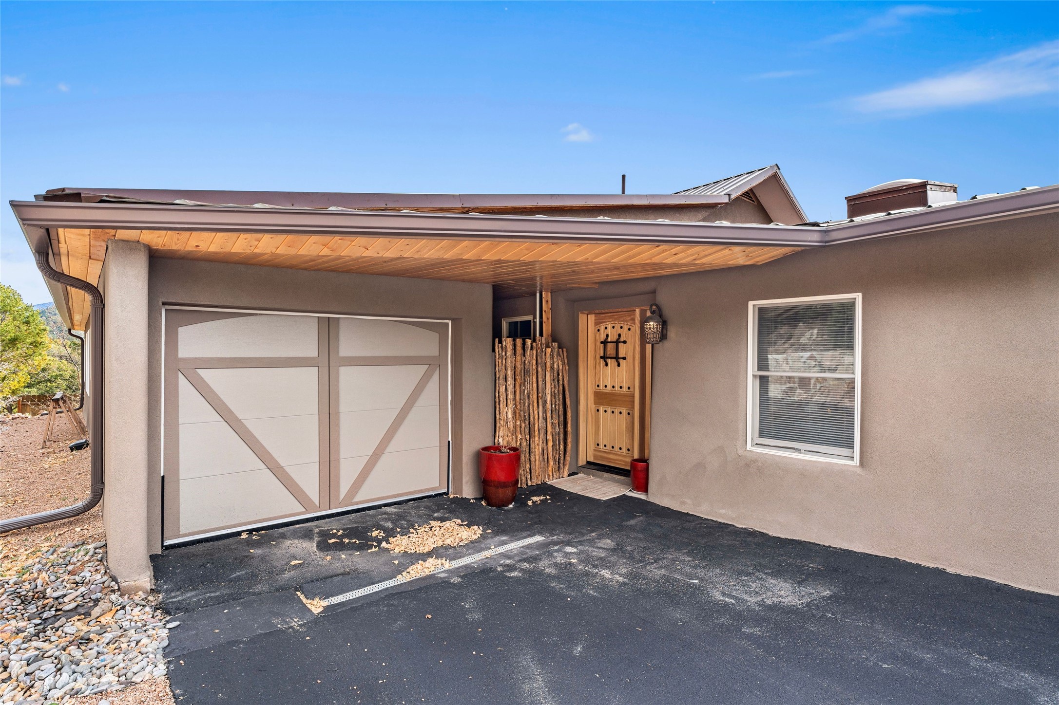 1661 Cerro Gordo Road, Unit E Santa Fe, NM 87501 - Photo 43 of 50 1 Car Garage