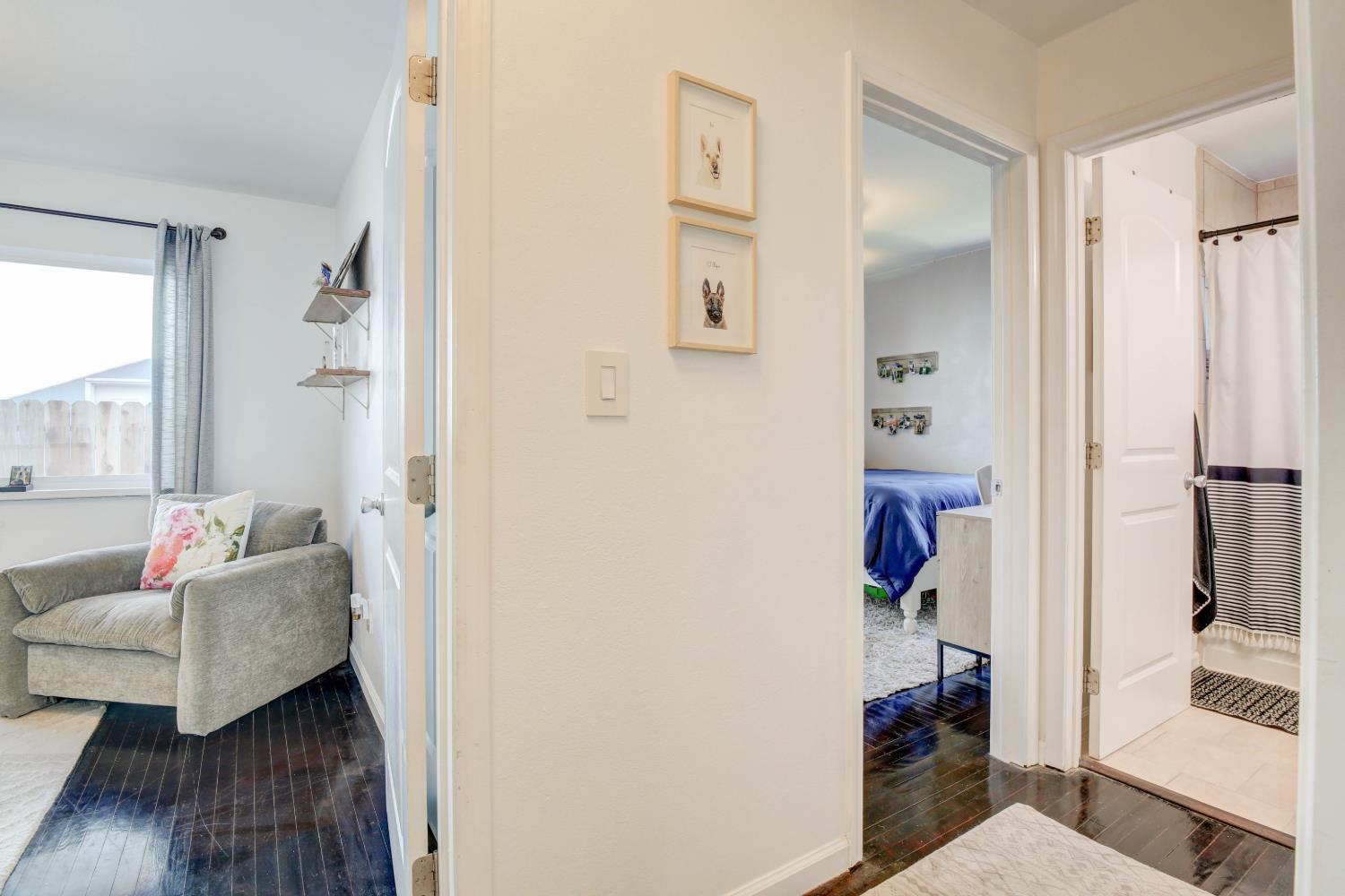 1424 Kitchner Road Sacramento, CA 95822 - Photo 18 of 28 Hallway facing bedroom 2 and 3