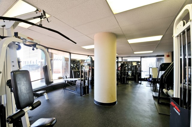 5415 North Sheridan Road, Unit 806 Chicago, IL 60640 - Photo 15 of 16 a view of a room with gym equipment