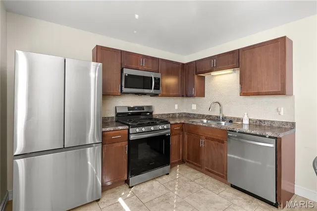 $89,900 | 1035 Lafayette Court, Unit B, Collinsville, IL 62234