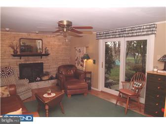 1157 Bloomdale Road Philadelphia, PA 19115 - Photo 6 of 12 Family Room