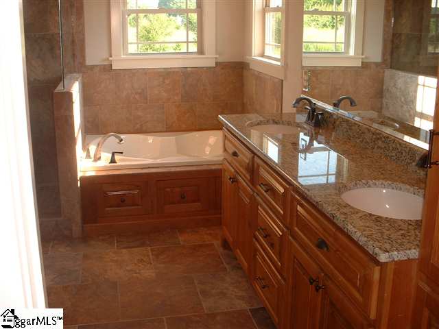 324 Hunt Road Easley, SC 29642 - Photo 9 of 23