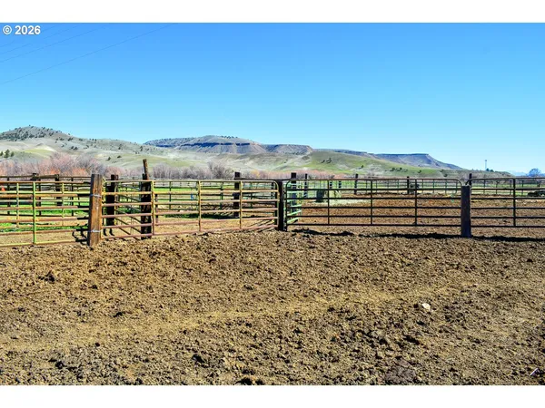 $1,950,000 | 44011-43877 Highway 26, Dayville, OR 97825
