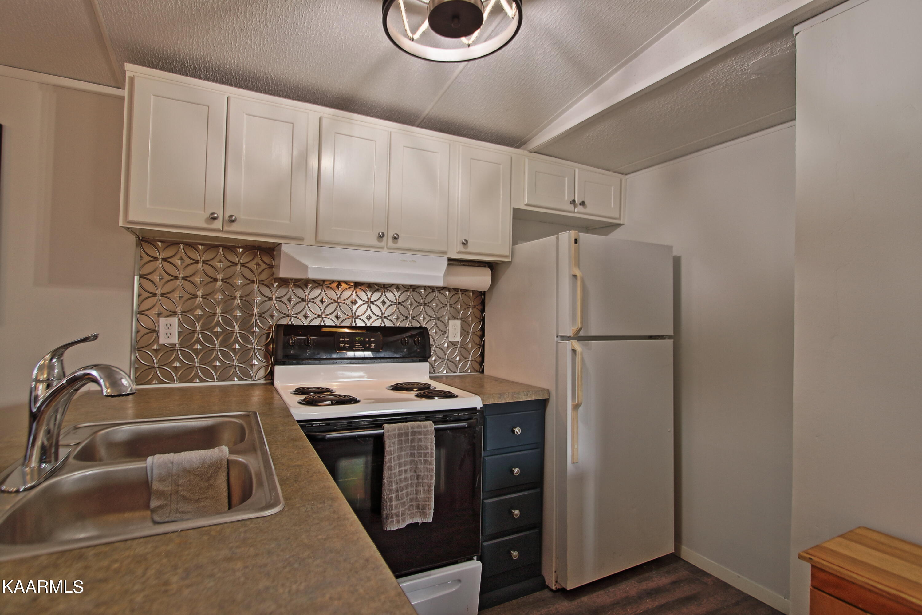 705 Yellow Cliff Road Jamestown, TN 38556 - Photo 7 of 19 yc16
