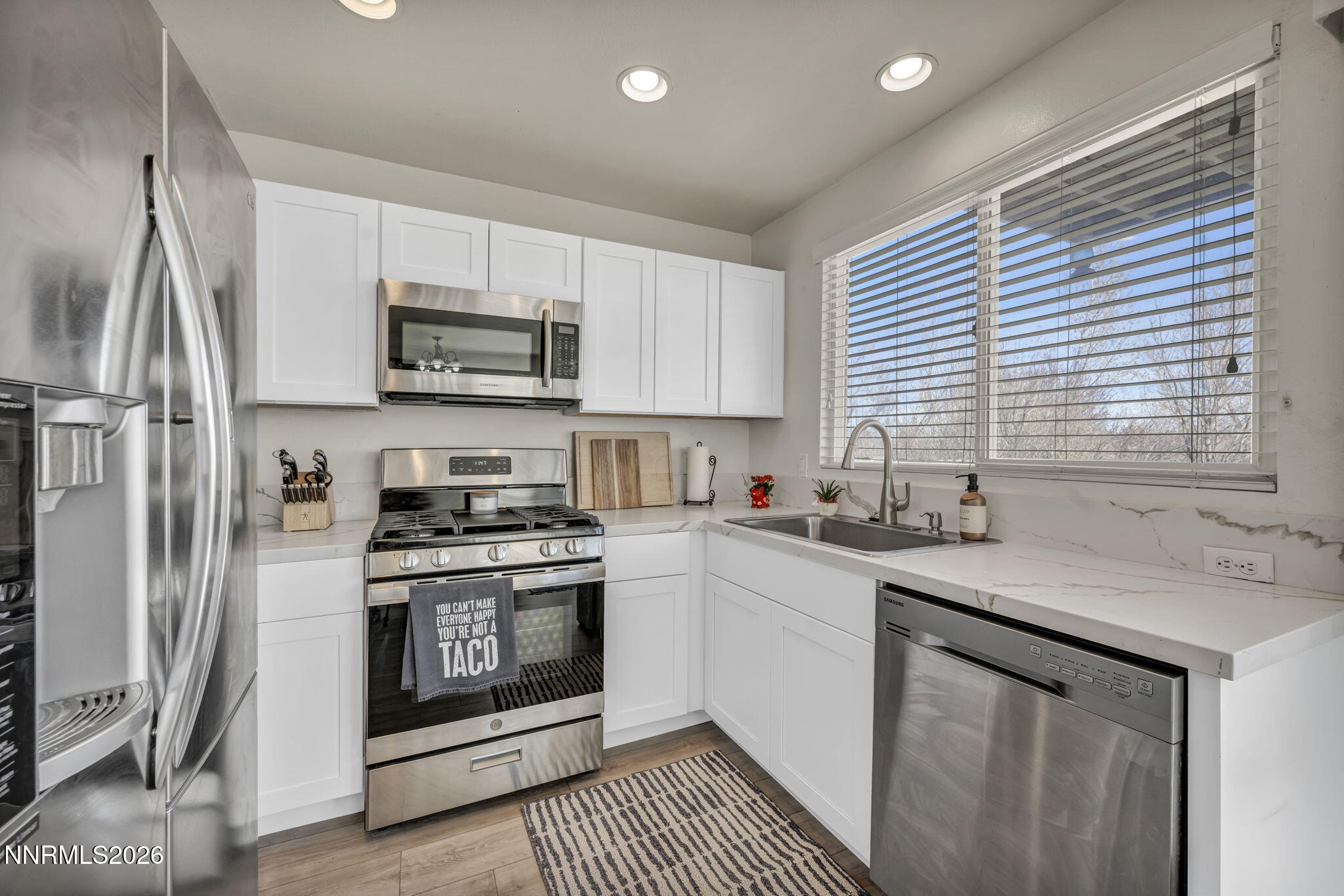 6905 Peppermint Drive Reno, NV 89506 - Photo 16 of 47 33-web-or-mls-6905-peppermint-dr