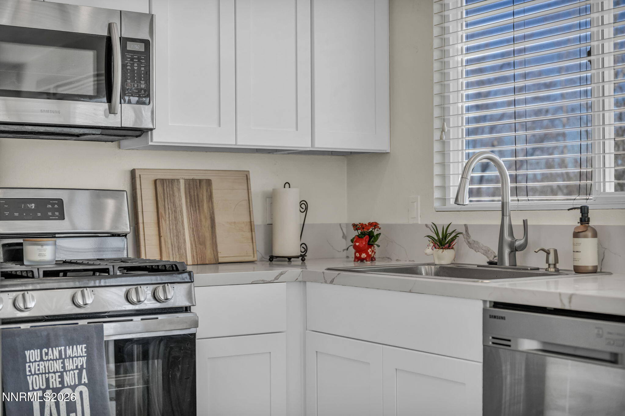 6905 Peppermint Drive Reno, NV 89506 - Photo 17 of 47 35-web-or-mls-6905-peppermint-dr