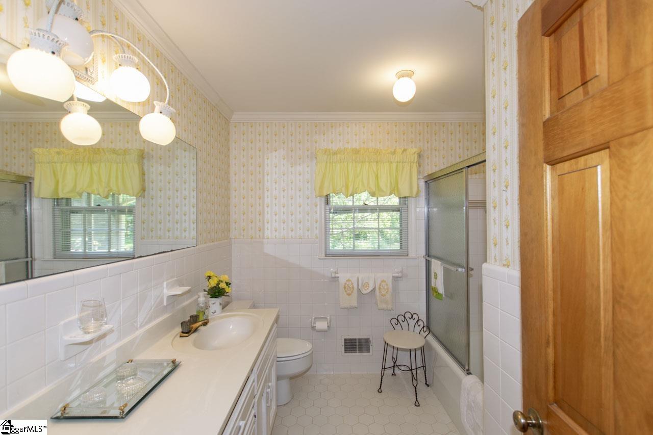 955 Chinquapin Road Travelers Rest, SC 29690 - Photo 19 of 36 Gallery Image 19