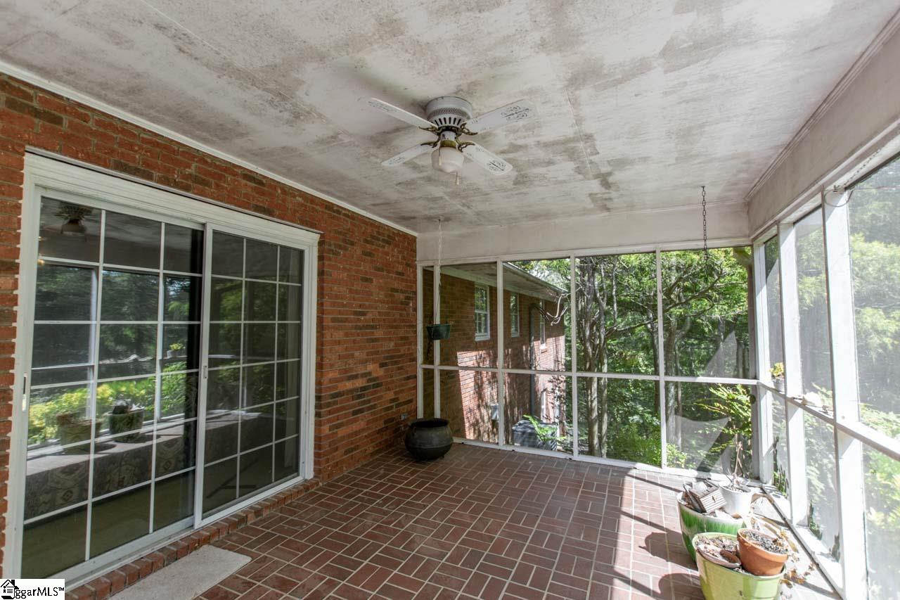 955 Chinquapin Road Travelers Rest, SC 29690 - Photo 4 of 36 Gallery Image 4