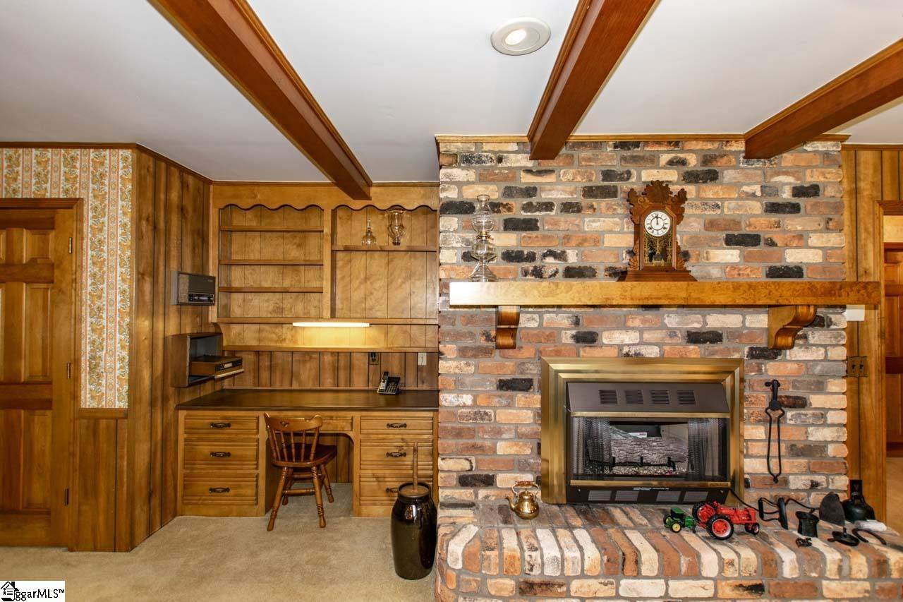 955 Chinquapin Road Travelers Rest, SC 29690 - Photo 5 of 36 Gallery Image 5