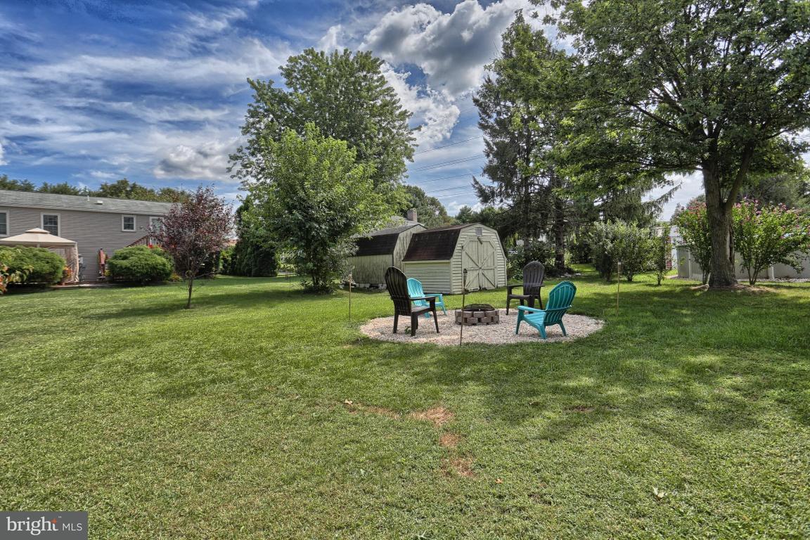 168 Summer Lane Lititz, PA 17543 - Photo 4 of 19 Gallery Image 4
