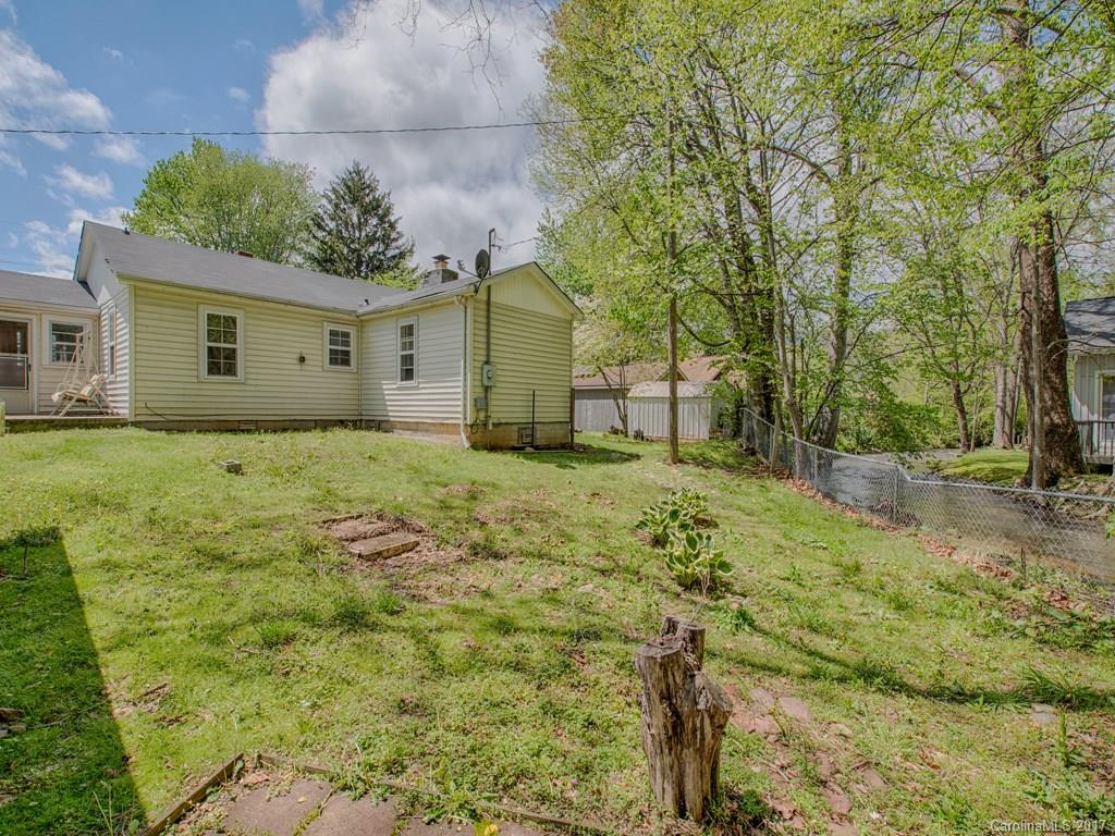277 Chelsea Road Waynesville, NC 28786 - Photo 2 of 18