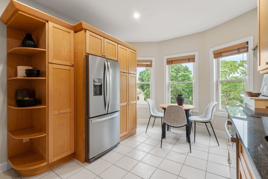 14 Linden Street, Unit 7 Brookline, MA 02445 - Photo 8 of 24