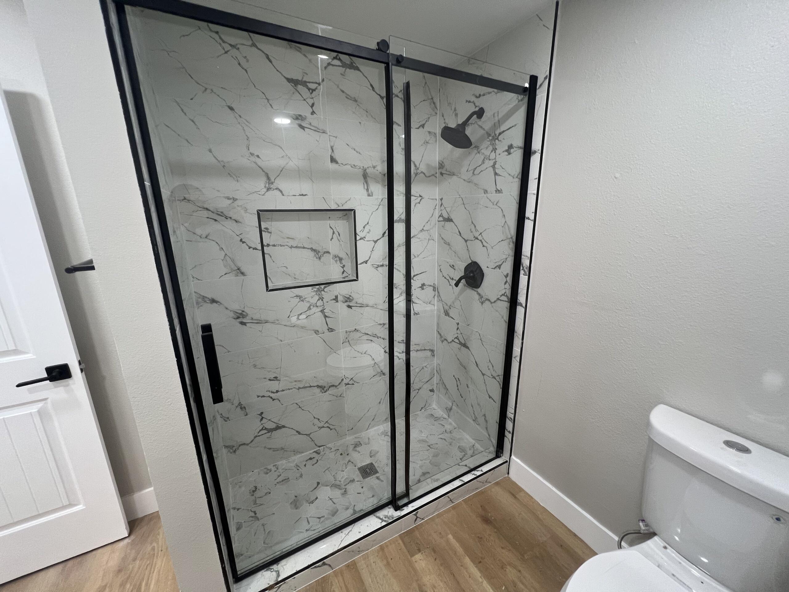 2100 Laurel Road Cave Junction, OR 97523 - Photo 15 of 19 Shower