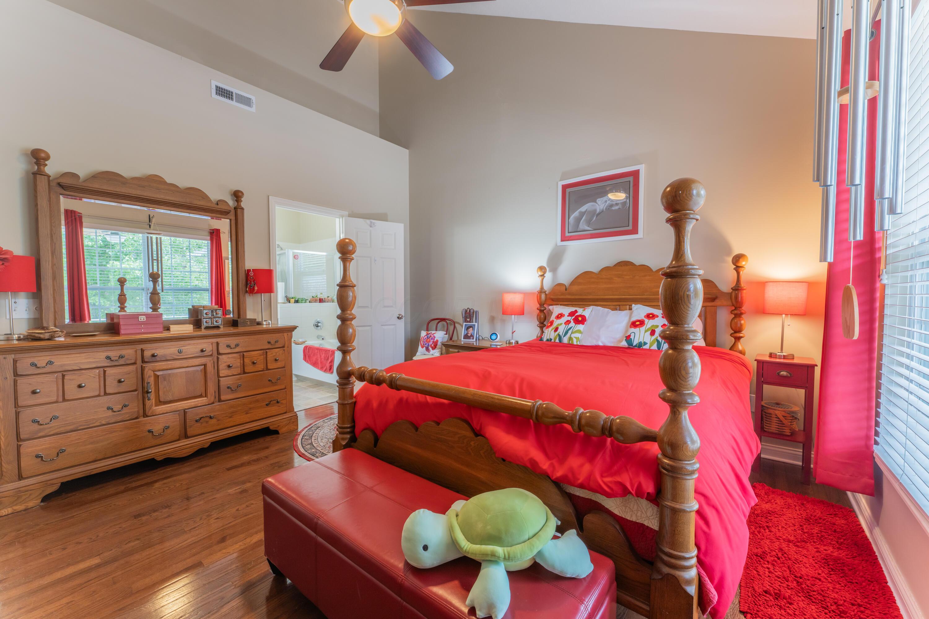 5712 Stearns Road Dublin, OH 43016 - Photo 22 of 42 5712Streams-2171-HDR