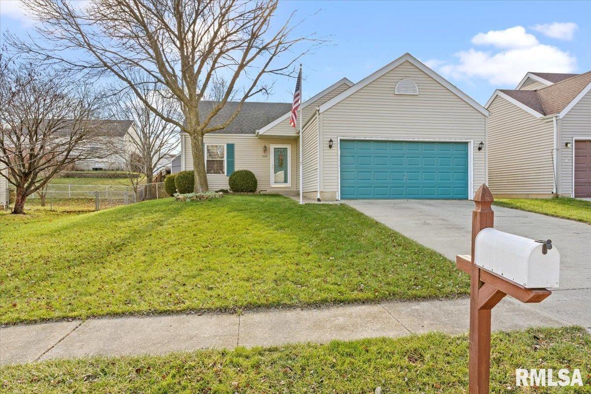 1604 Maureen Court Springfield, IL 62702 - Photo 1 of 31 Gallery Image 1