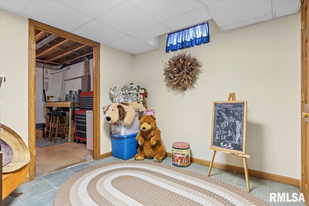 1604 Maureen Court Springfield, IL 62702 - Photo 25 of 31 Gallery Image 25