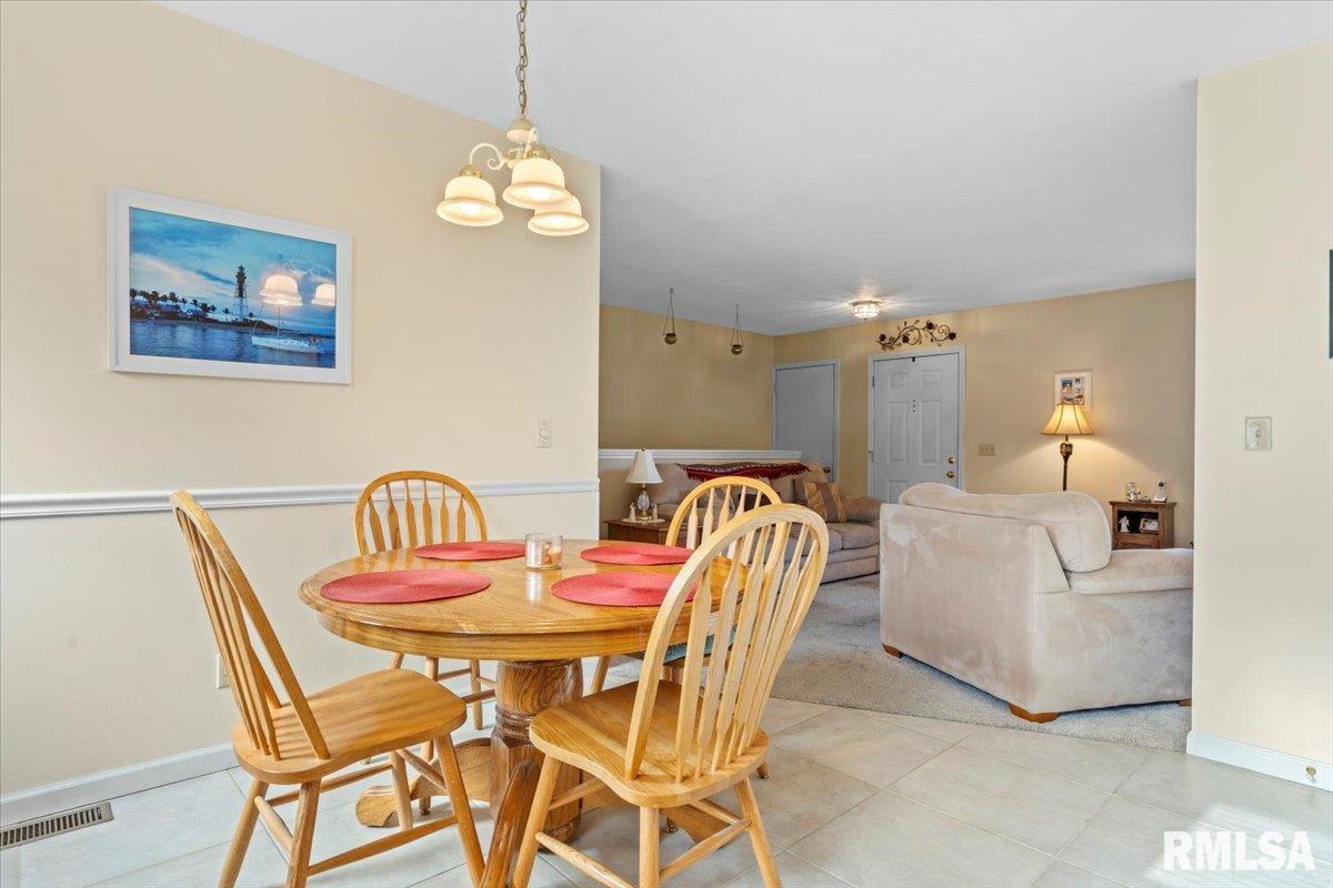 1604 Maureen Court Springfield, IL 62702 - Photo 10 of 31 Gallery Image 10