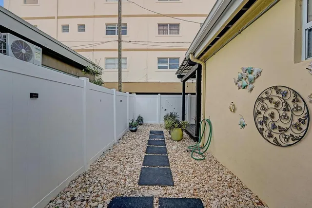 $3,500 | 2000 Jackson Street, Hollywood, FL 33020