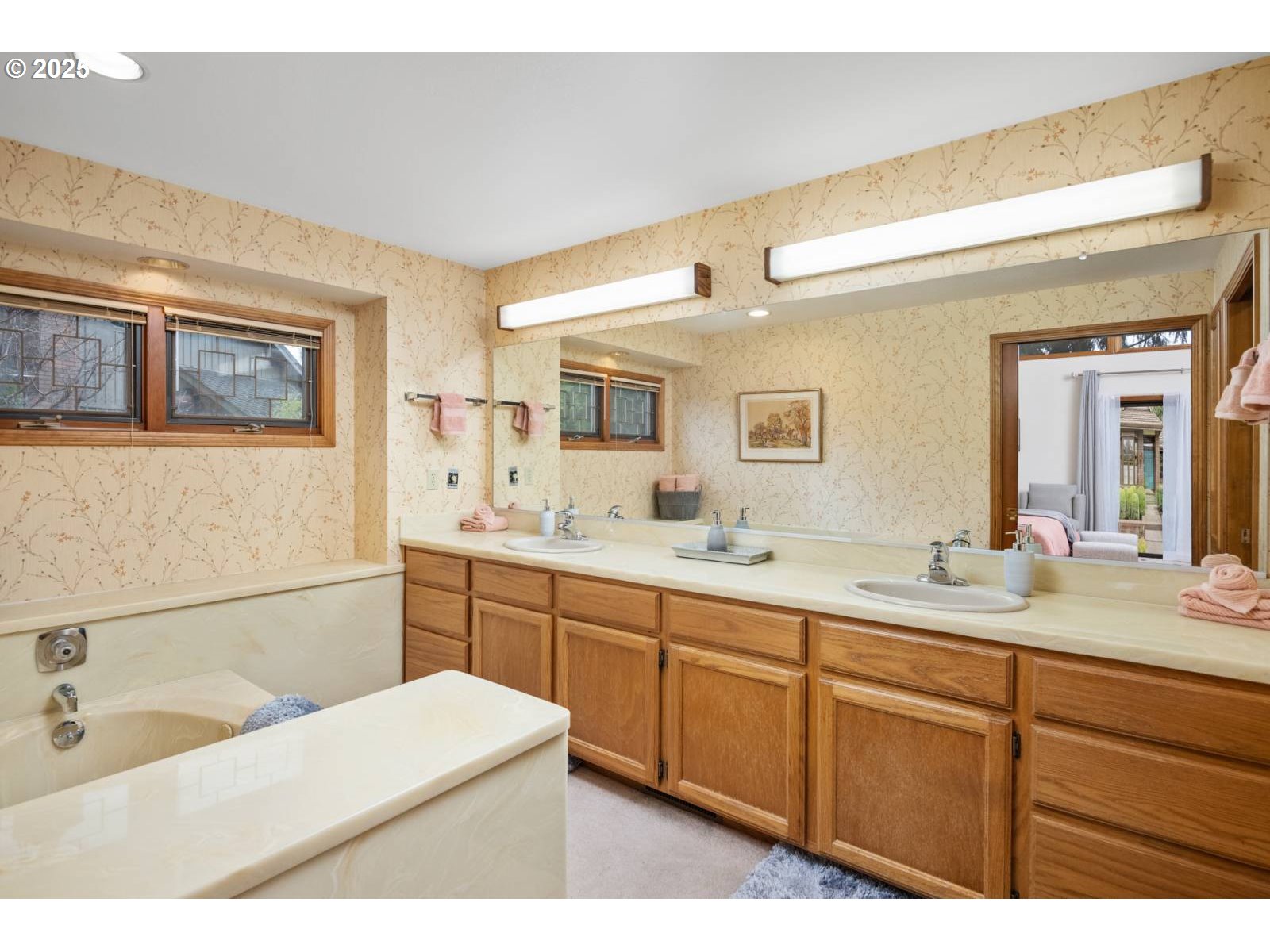 863 Fairway View Drive Eugene, OR 97401 - Photo 20 of 38