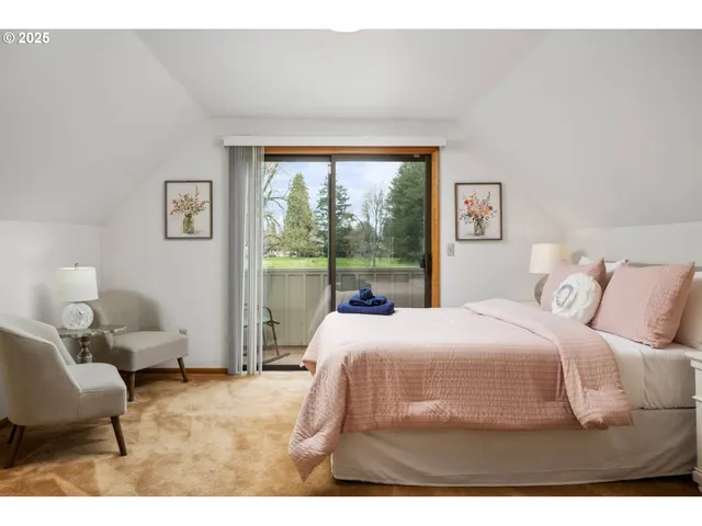 $880,000 | 863 Fairway View Drive, Eugene, OR 97401