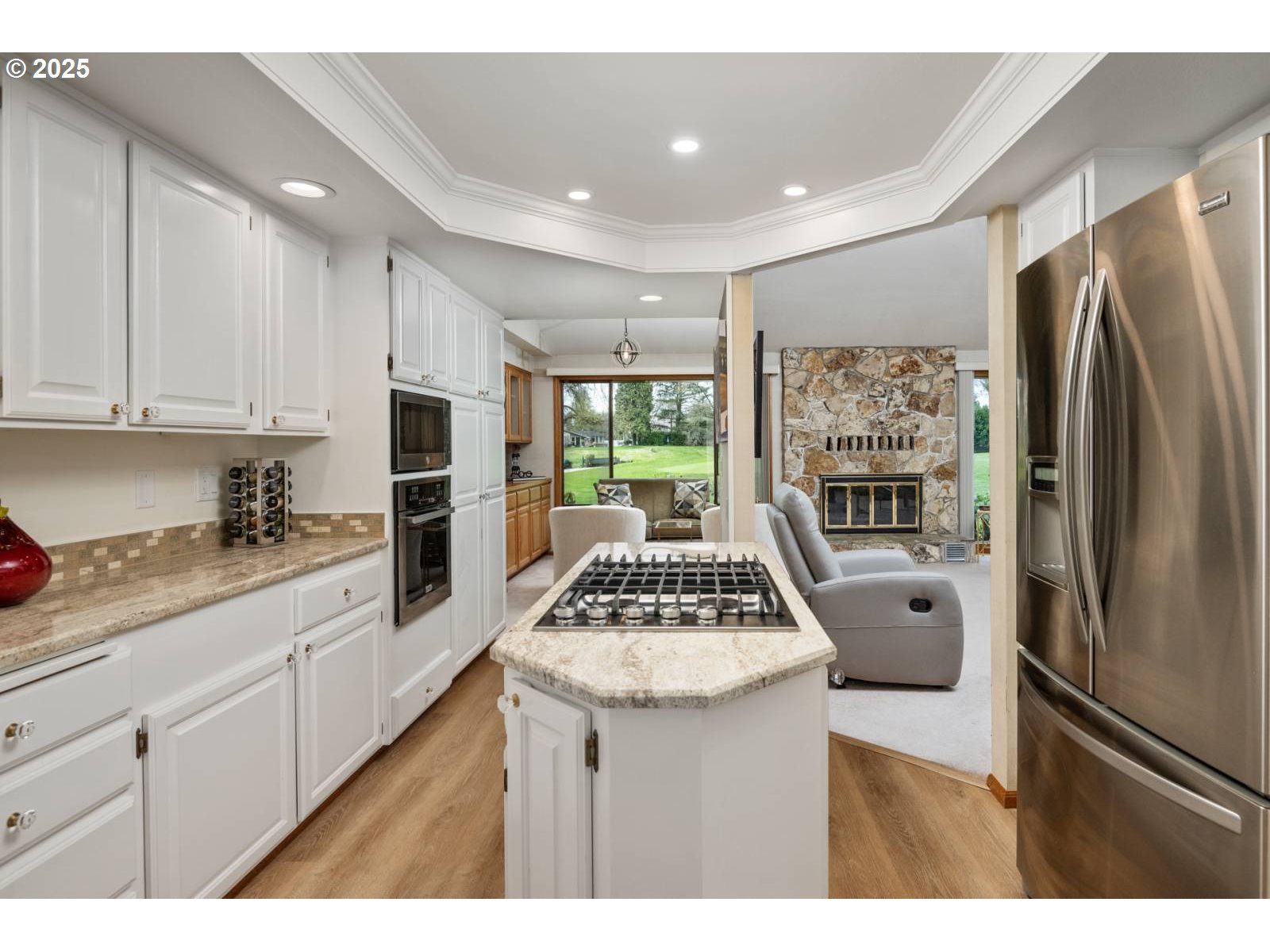 863 Fairway View Drive Eugene, OR 97401 - Photo 10 of 38