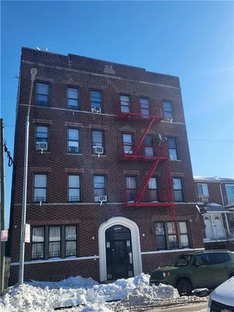 $289,000 | 1513 West 7th Street, Unit 1B | Bensonhurst