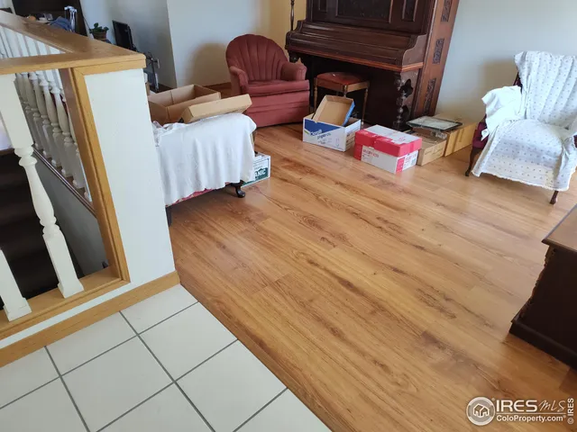 a view of living room washer and dryer