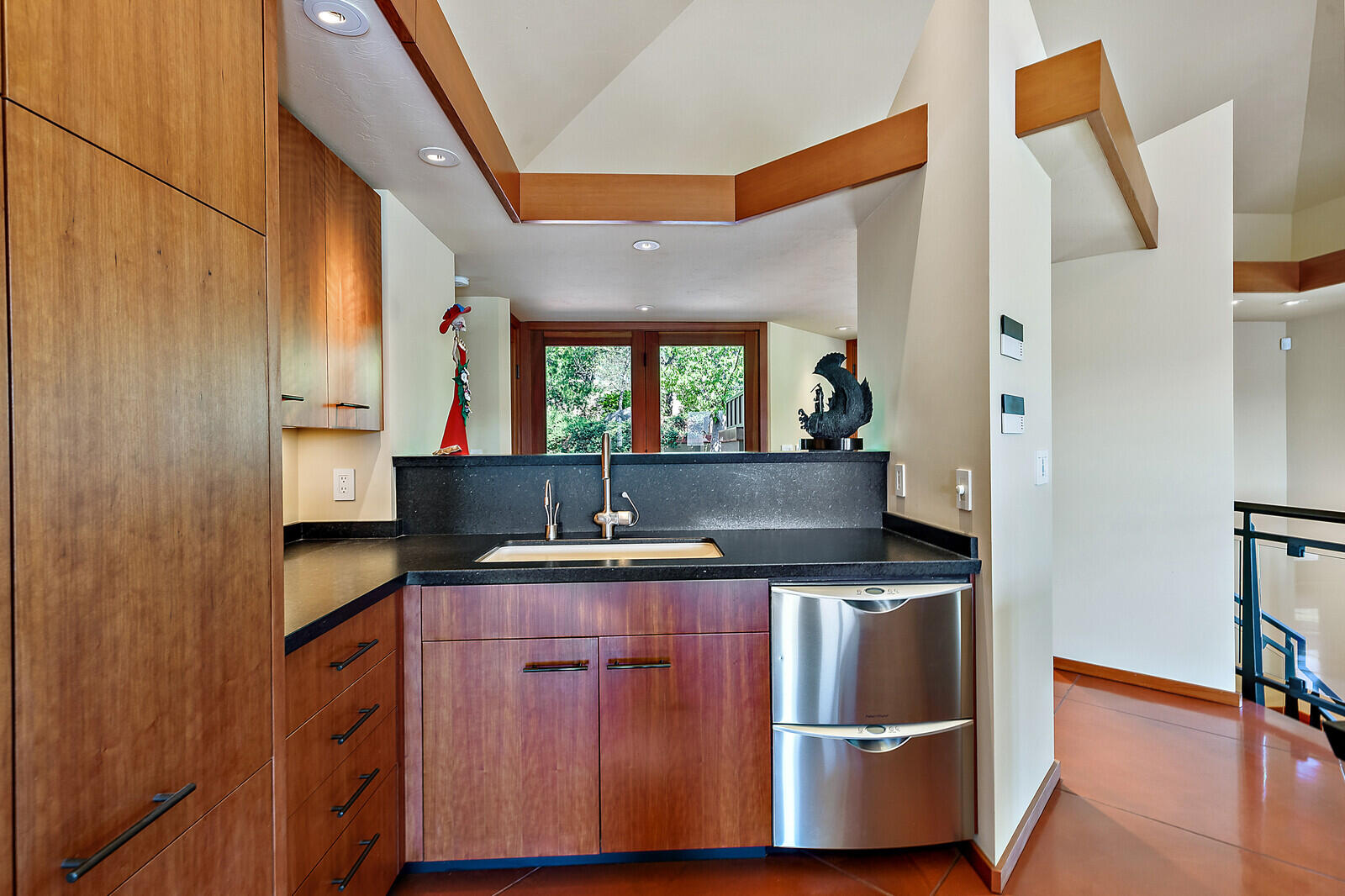 4922 Pioneer Road Medford, OR 97501 - Photo 20 of 70 Kitchen