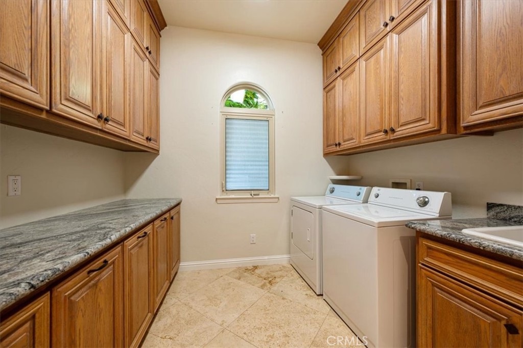 1685 Scenic View Way Nipomo, CA 93444 - Photo 29 of 64 a utility room with dryer and washer