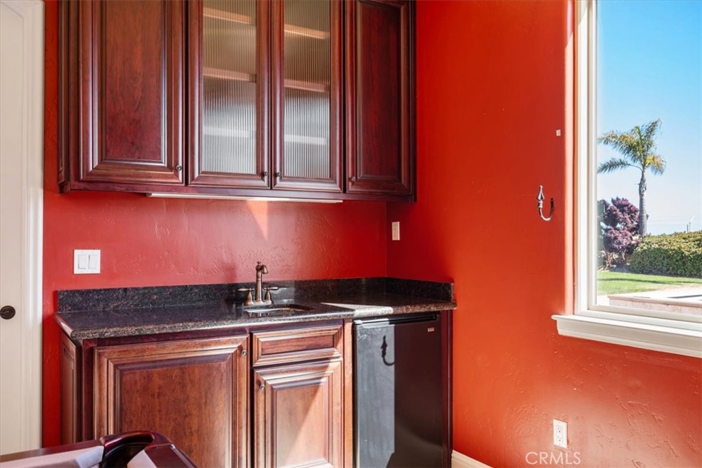 1685 Scenic View Way Nipomo, CA 93444 - Photo 31 of 64 a close up of a mirror