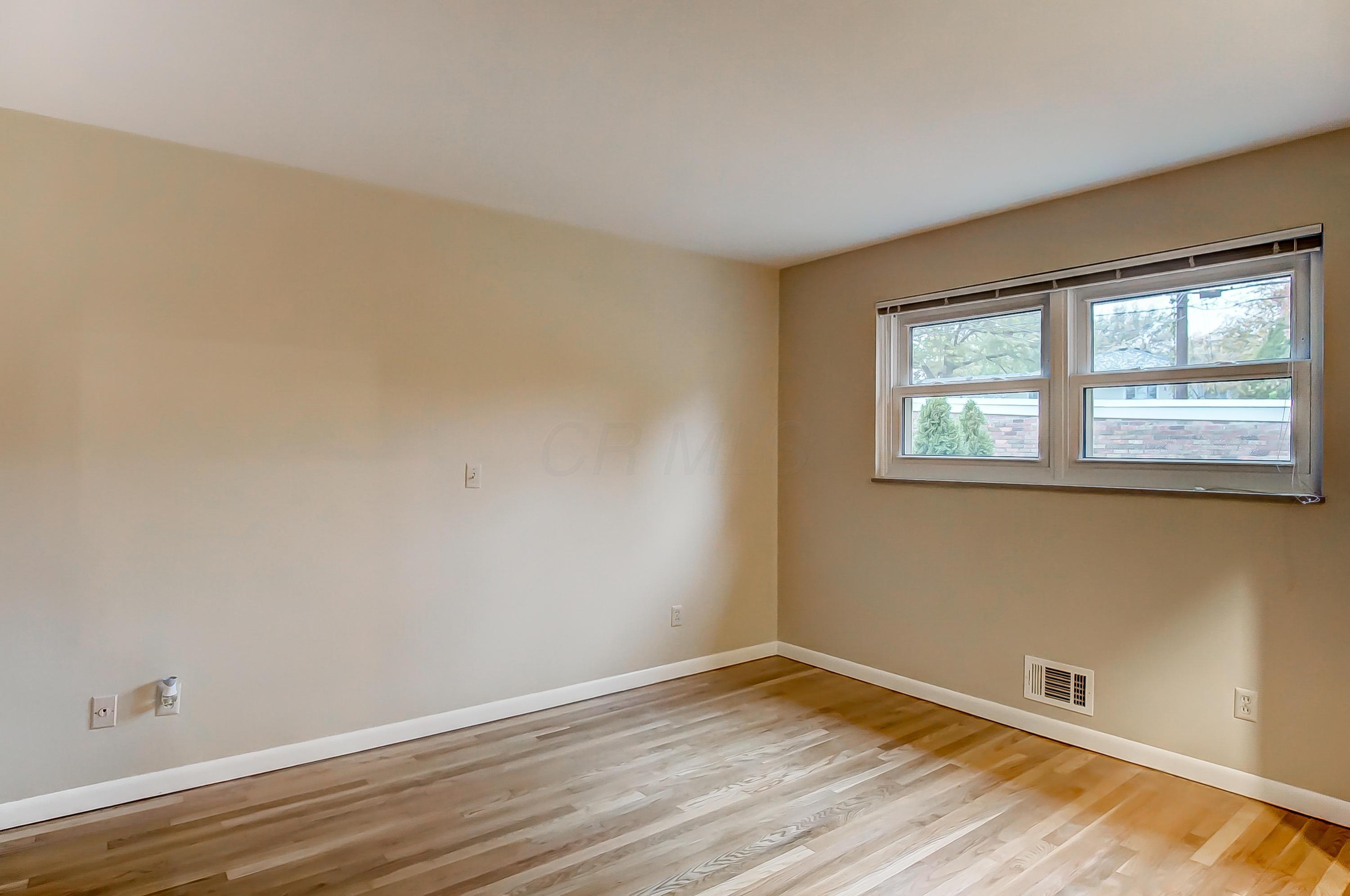 1560 Zollinger Road Upper Arlington, OH 43221 - Photo 19 of 39