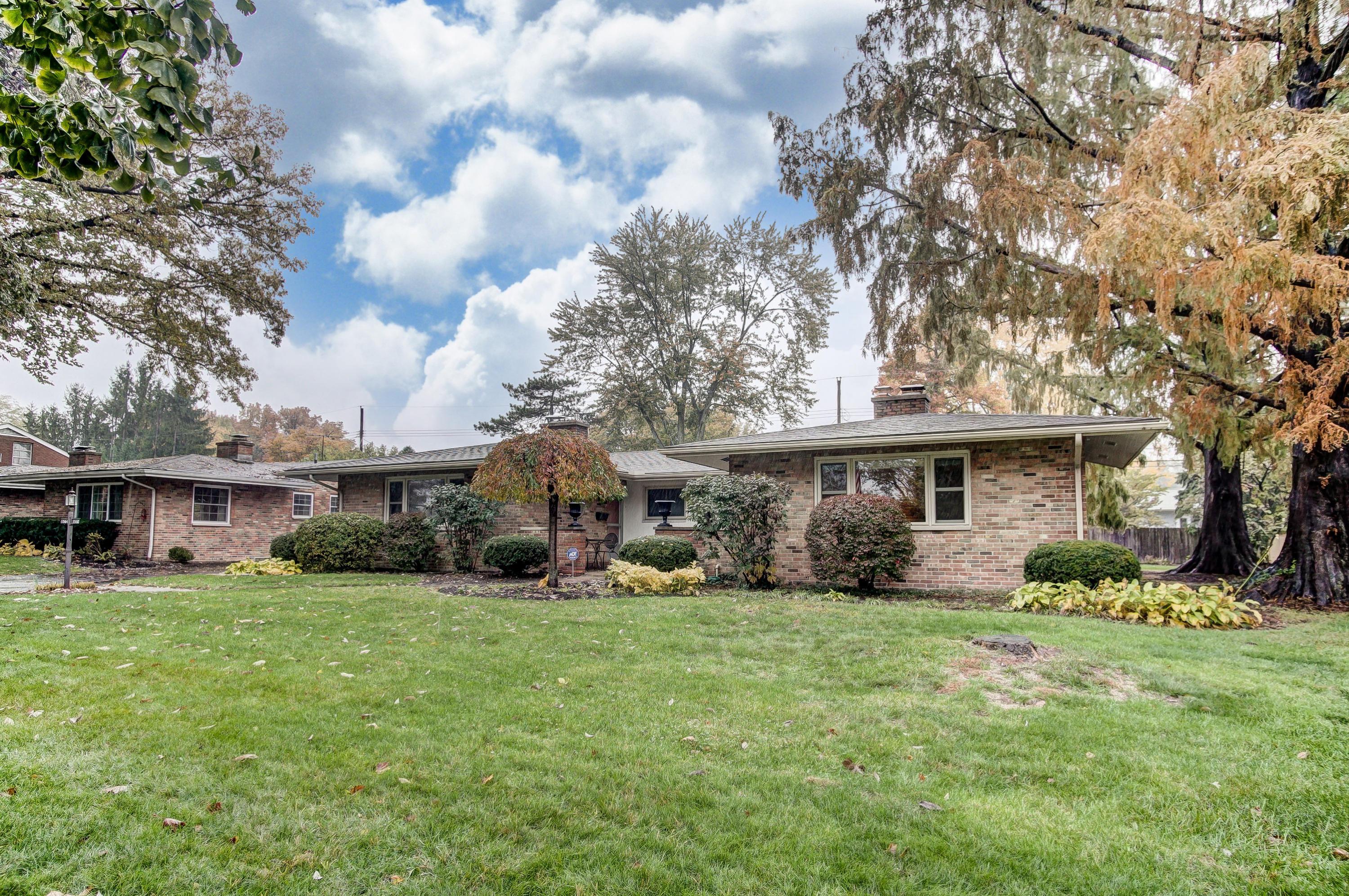 1560 Zollinger Road Upper Arlington, OH 43221 - Photo 2 of 39