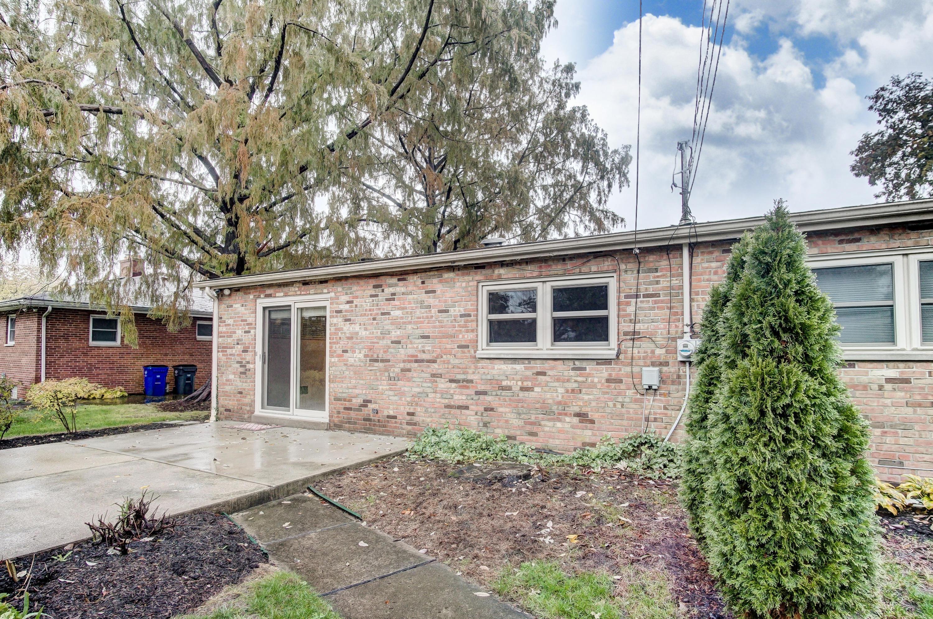 1560 Zollinger Road Upper Arlington, OH 43221 - Photo 29 of 39