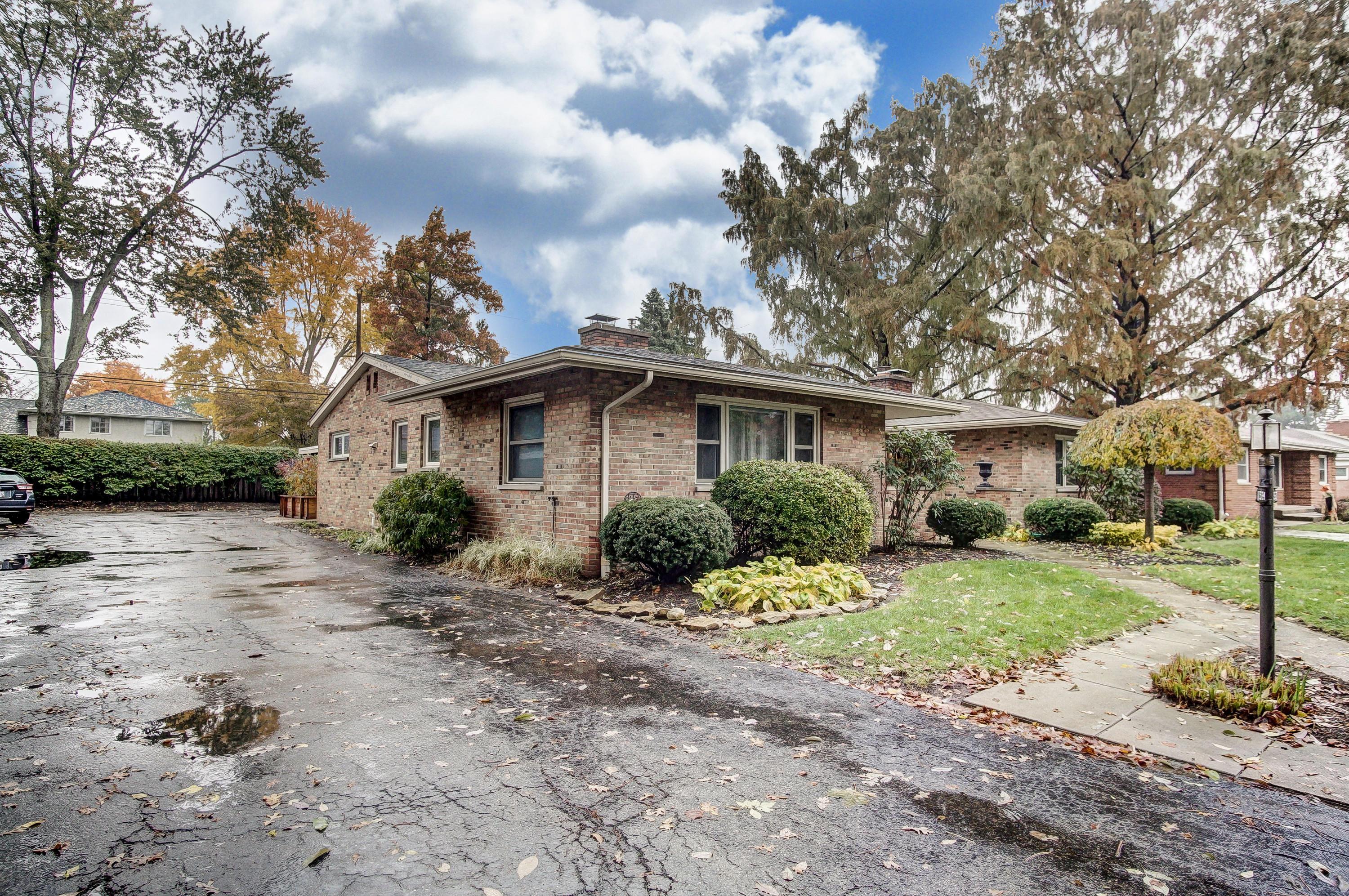 1560 Zollinger Road Upper Arlington, OH 43221 - Photo 34 of 39