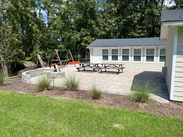 $800,000 | 269 Outwater Lane, Smoaks, SC 29481