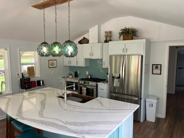 $800,000 | 269 Outwater Lane, Smoaks, SC 29481