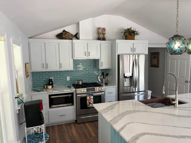 $800,000 | 269 Outwater Lane, Smoaks, SC 29481